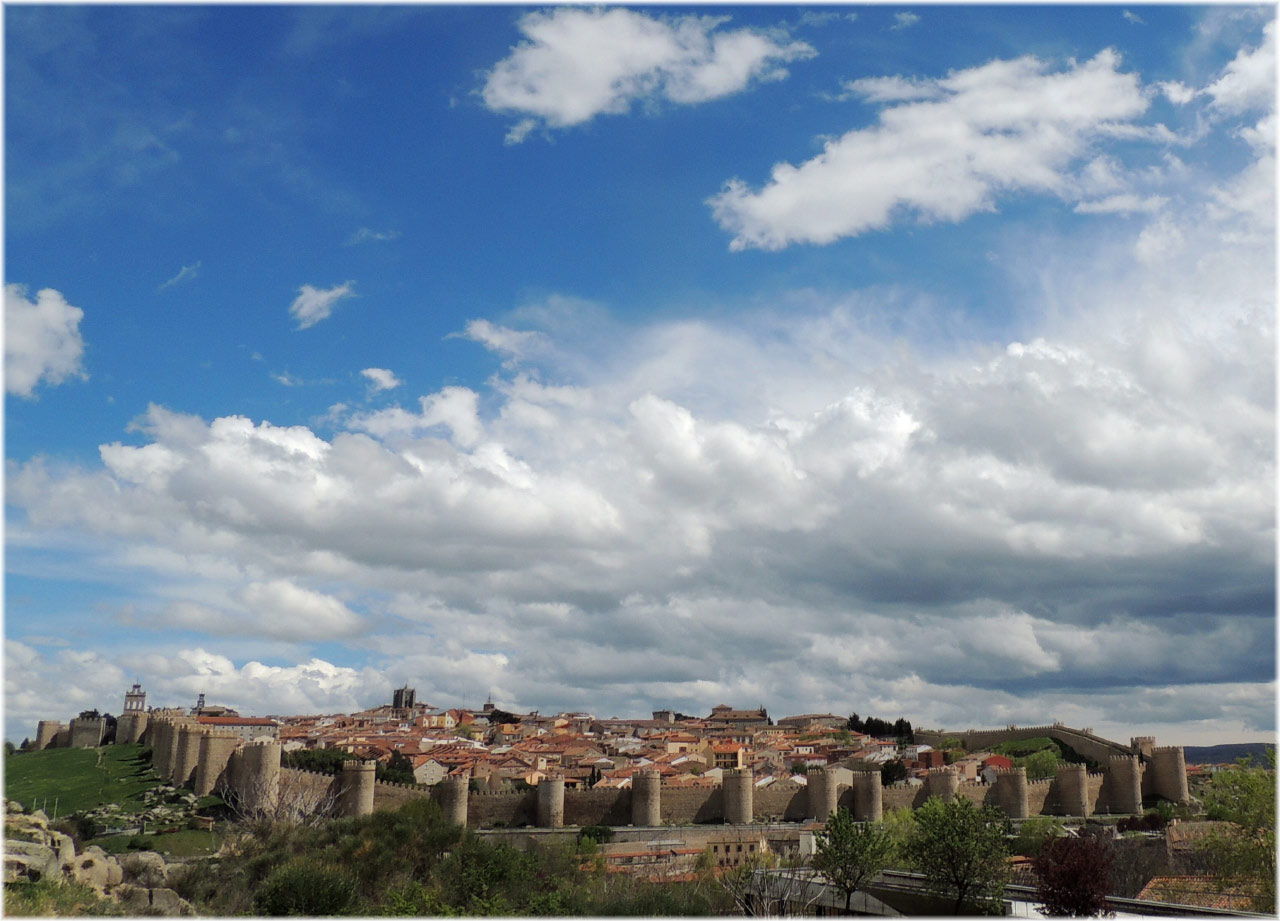 Avila (Photo license: CC BY 2.0)